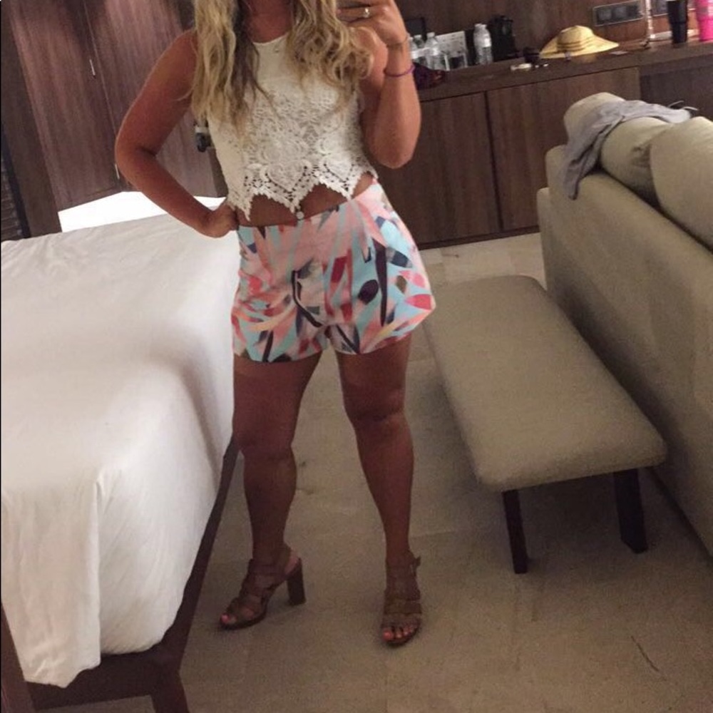 High waisted floral print shorts!